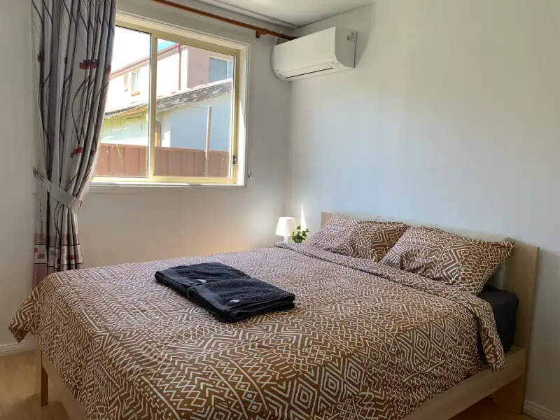 Cozy 3-bedrooms, lockable front gate. NO PARTIES.