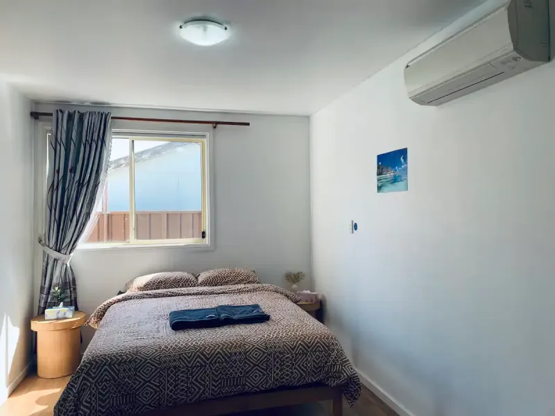 Cozy 3-bedrooms, lockable front gate. NO PARTIES.