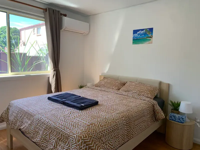 Cozy 3-bedrooms, lockable front gate. NO PARTIES.