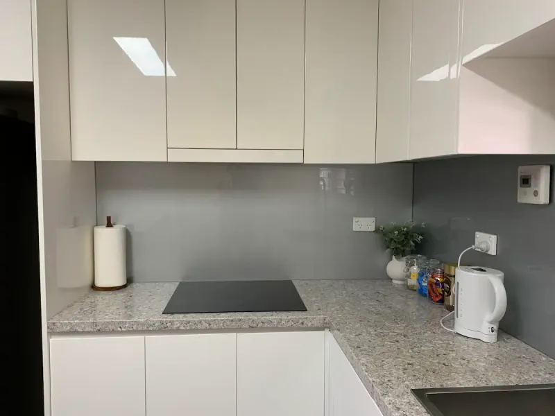 Big house 6 bedrooms, free parking, 2 free dryers