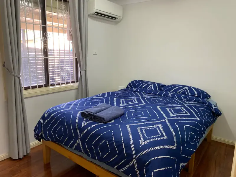 Big house 6 bedrooms, free parking, 2 free dryers