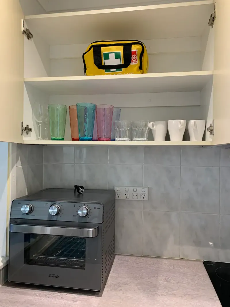 Big house 6 bedrooms, free parking, 2 free dryers
