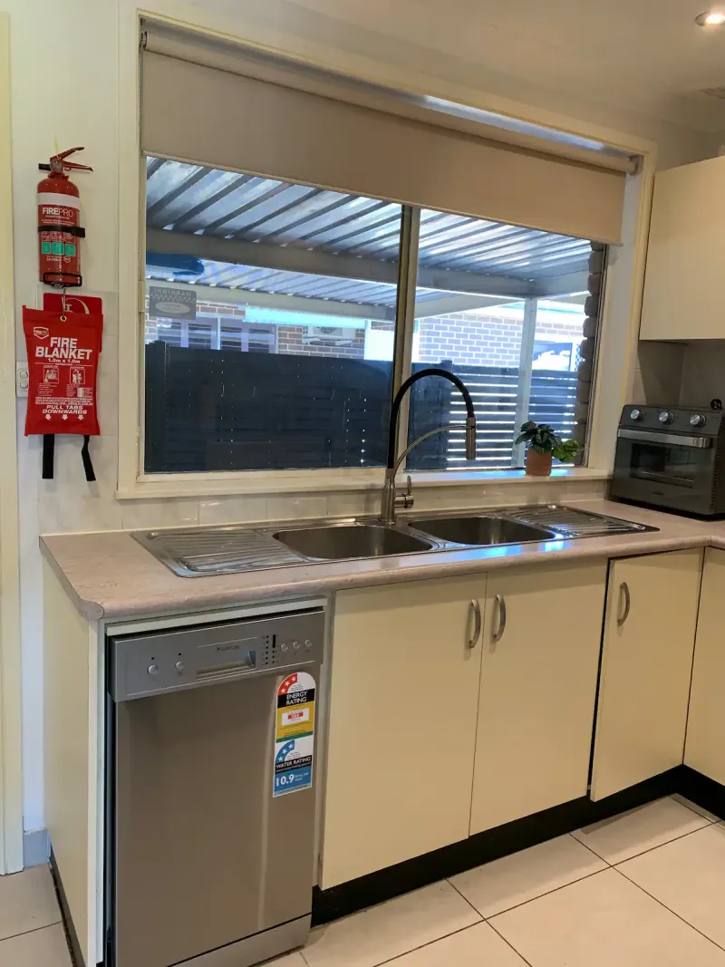 All in 3 Bedrooms,Fairfield West, free dryer